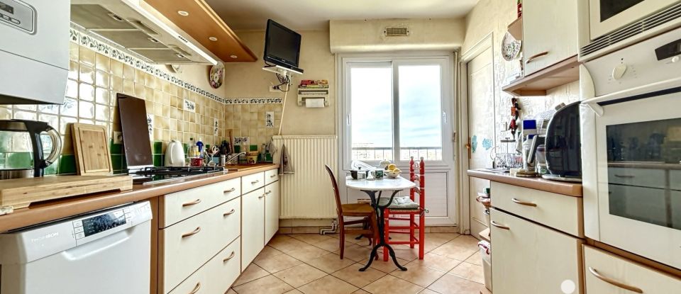 Appartement 5 pièces de 100 m² à La Rochelle (17000)