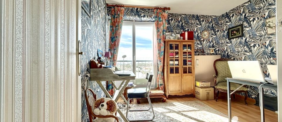 Apartment 5 rooms of 100 m² in La Rochelle (17000)