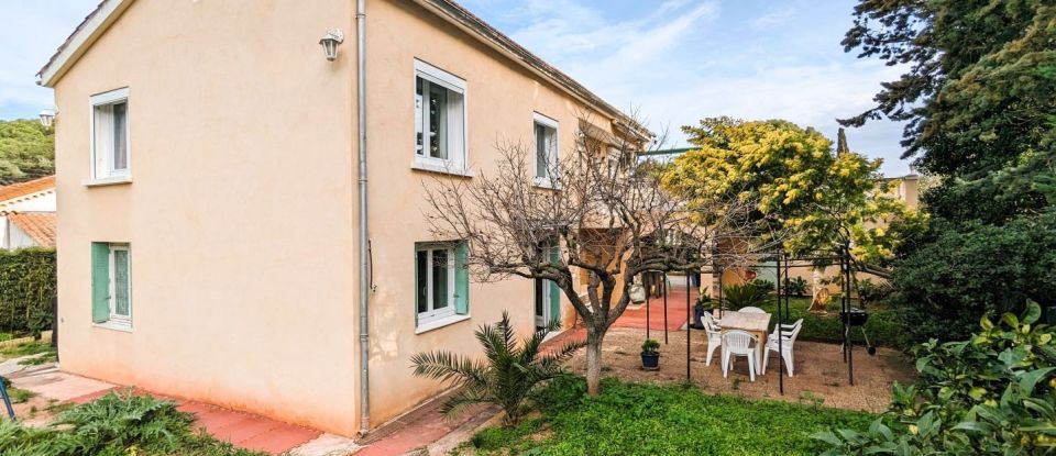 Maison traditionnelle 8 pièces de 145 m² à Toulon (83000)