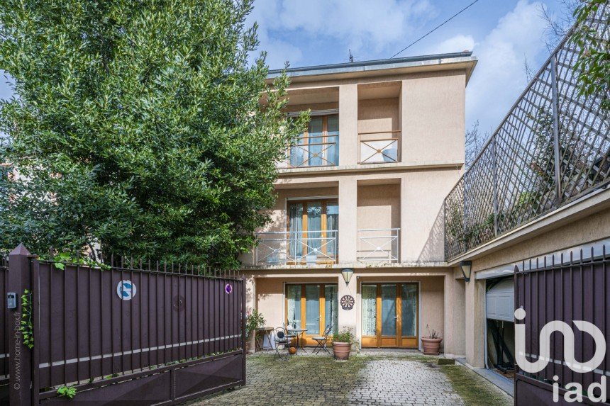 Maison 5 pièces de 126 m² à Clamart (92140)