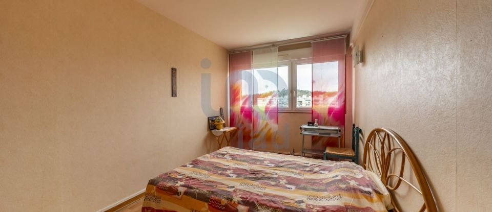 Apartment 3 rooms of 56 m² in Avon (77210)