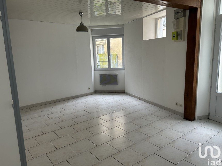 Maison 2 pièces de 40 m² à Bessé-sur-Braye (72310)