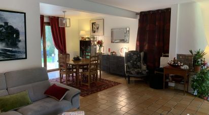 House 5 rooms of 170 m² in Feucherolles (78810)