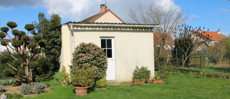 House 6 rooms of 121 m² in Combs-la-Ville (77380)