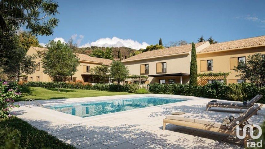 House 4 rooms of 107 m² in Aix-en-Provence (13080)