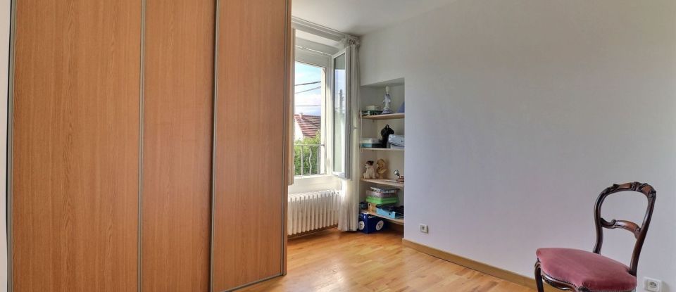 House 5 rooms of 114 m² in Ecquevilly (78920)