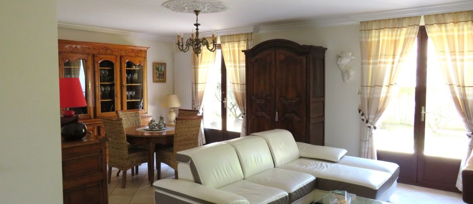 Traditional house 8 rooms of 163 m² in Neuilly-sur-Marne (93330)
