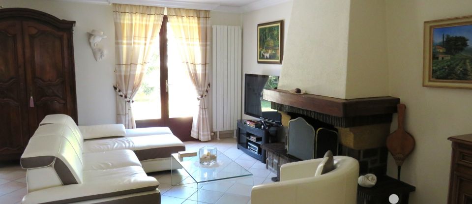 Maison traditionnelle 8 pièces de 163 m² à Neuilly-sur-Marne (93330)
