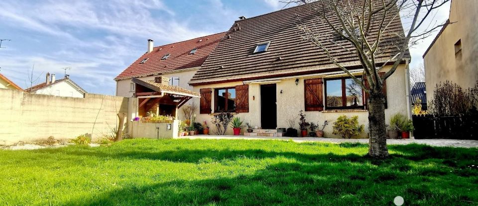 Traditional house 5 rooms of 124 m² in Villecresnes (94440)
