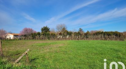 Land of 4,072 m² in Champagne-Mouton (16350)