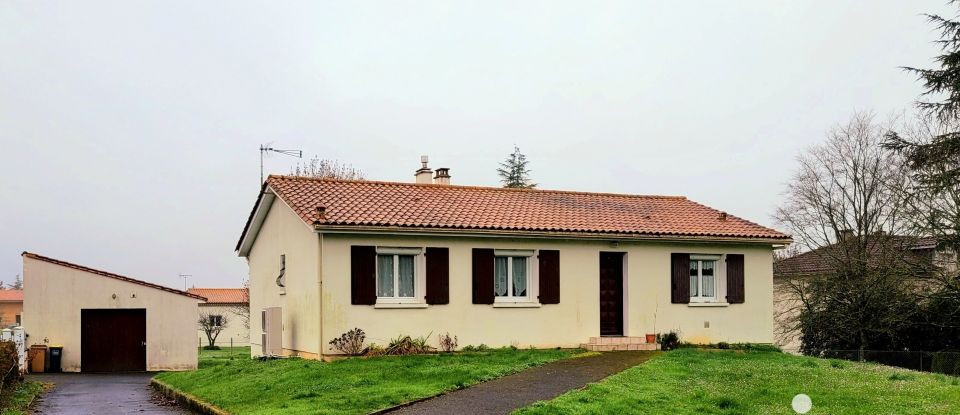 House 4 rooms of 95 m² in Brie (16590)
