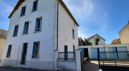 Traditional house 11 rooms of 170 m² in Giat (63620)