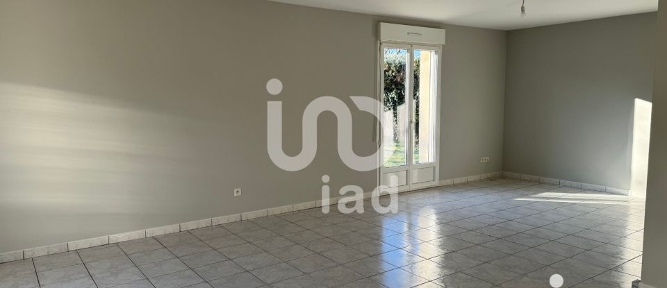 House 5 rooms of 100 m² in Arcis-sur-Aube (10700)