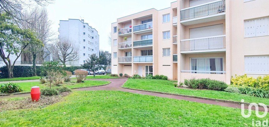 Apartment 2 rooms of 48 m² in Vannes (56000)