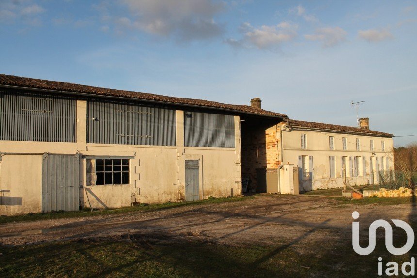 Maison 4 pièces de 111 m² à Bussac-Forêt (17210)