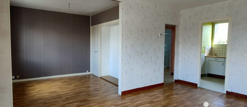 House 4 rooms of 68 m² in Châtellerault (86100)