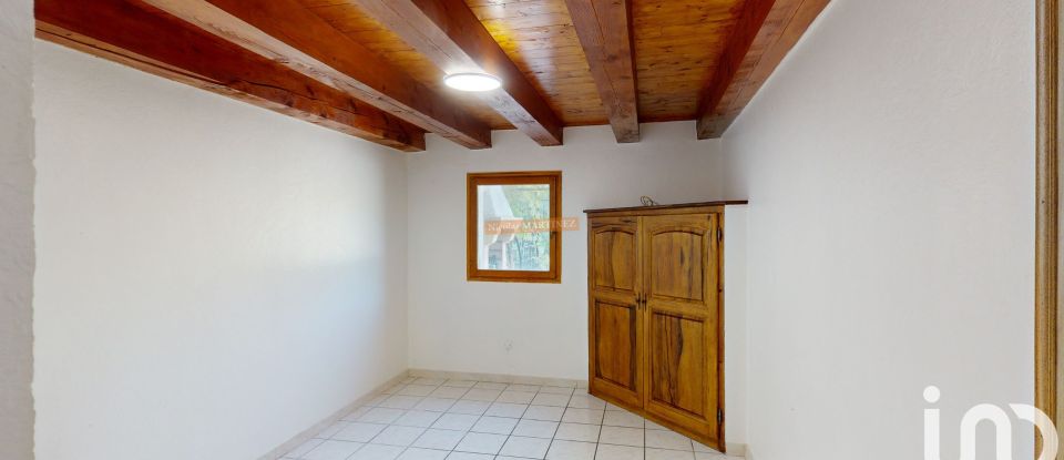 Traditional house 6 rooms of 157 m² in Saint-Pantaléon (84220)