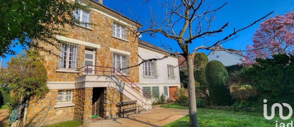Mansion 9 rooms of 230 m² in Sartrouville (78500)