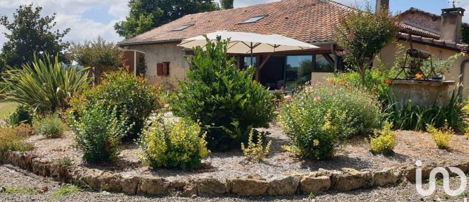 Country house 11 rooms of 388 m² in Saint-Gein (40190)