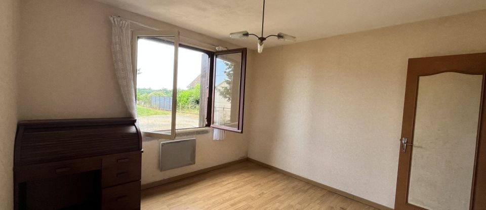 House 5 rooms of 80 m² in Dompierre-sur-Besbre (03290)