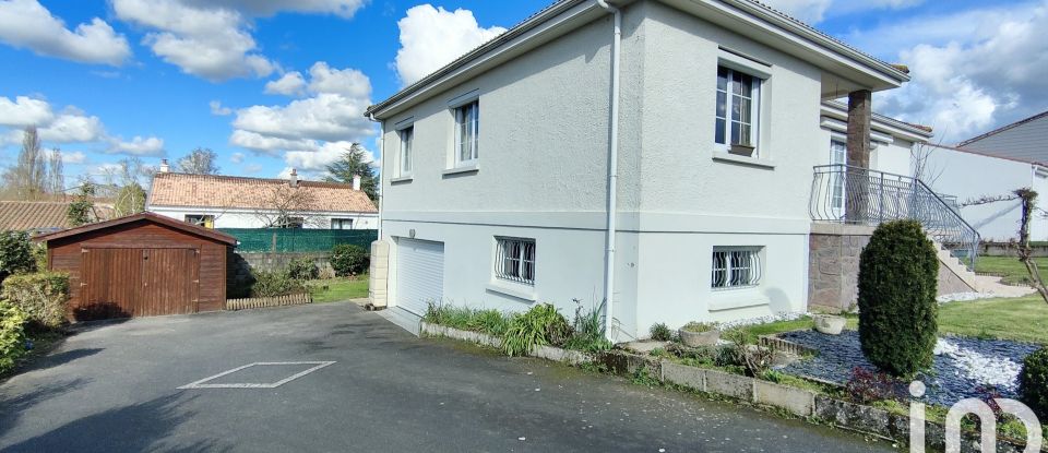 Maison 6 pièces de 144 m² à Mouilleron-le-Captif (85000)