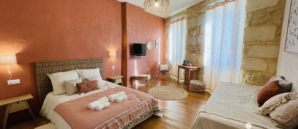 Traditional house 10 rooms of 320 m² in Saint-Yzans-de-Médoc (33340)