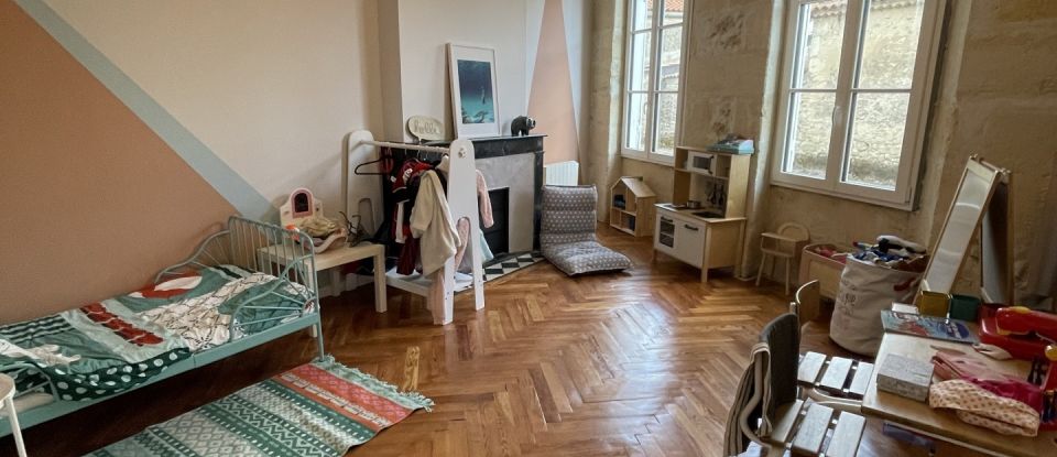Maison traditionnelle 10 pièces de 320 m² à Saint-Yzans-de-Médoc (33340)