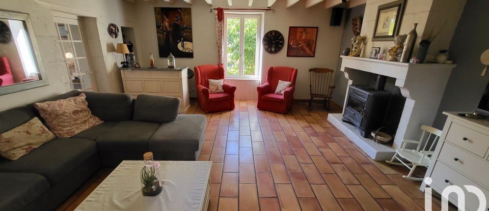 Maison traditionnelle 8 pièces de 249 m² à Saint-Sigismond (85420)