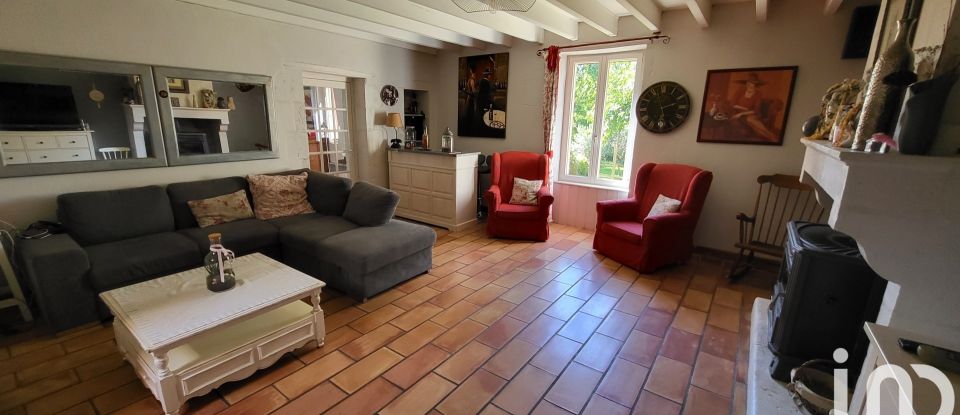 Traditional house 8 rooms of 249 m² in Saint-Sigismond (85420)