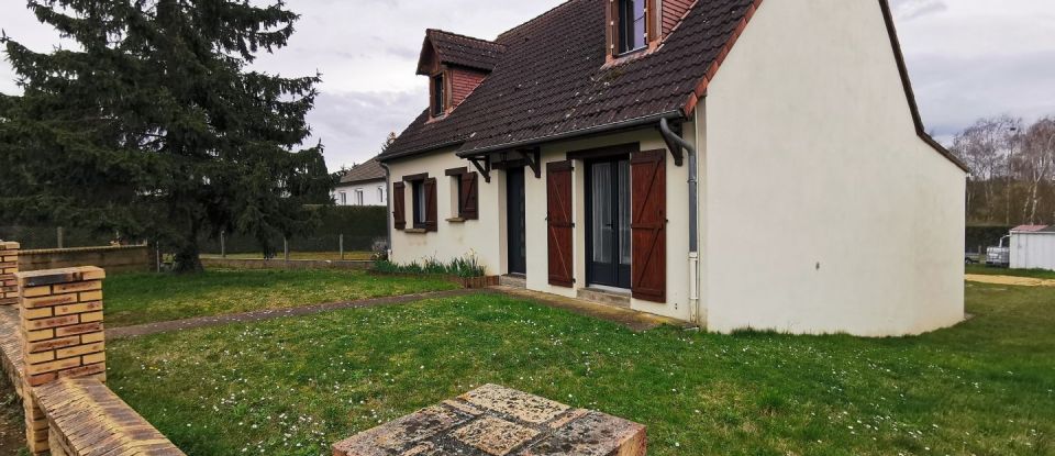 House 8 rooms of 155 m² in Duneau (72160)