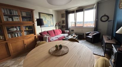 Apartment 4 rooms of 81 m² in Sainte-Geneviève-des-Bois (91700)