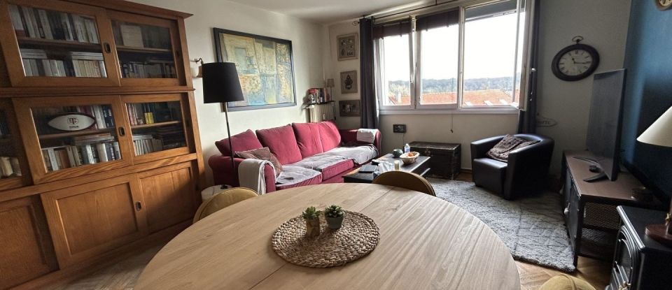 Appartement 4 pièces de 81 m² à Sainte-Geneviève-des-Bois (91700)