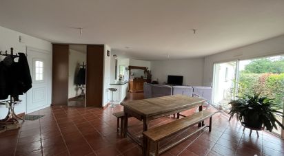 House 5 rooms of 125 m² in Lussac (16450)