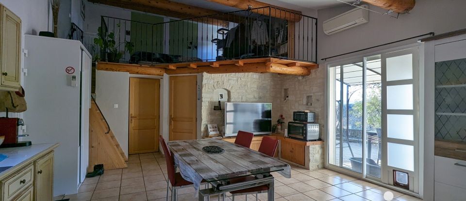 Maison traditionnelle 7 pièces de 246 m² à Oraison (04700)