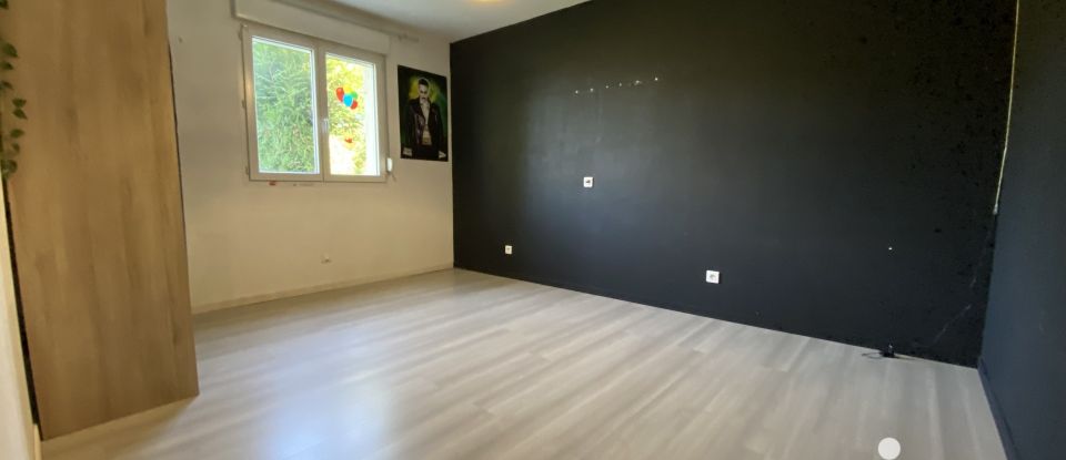 House 5 rooms of 117 m² in Étreillers (02590)