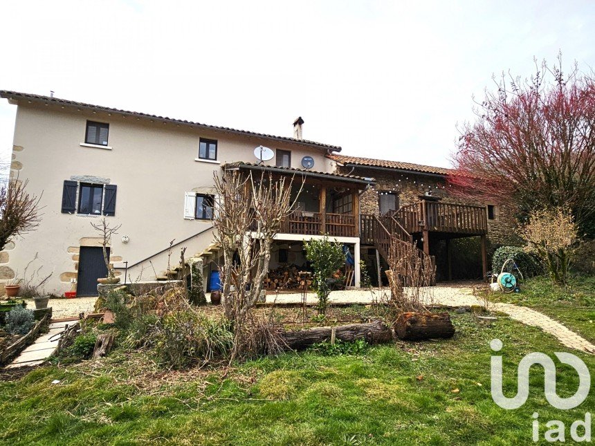 Country house 8 rooms of 187 m² in Latronquière (46210)