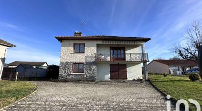 House 5 rooms of 130 m² in Puy-Guillaume (63290)