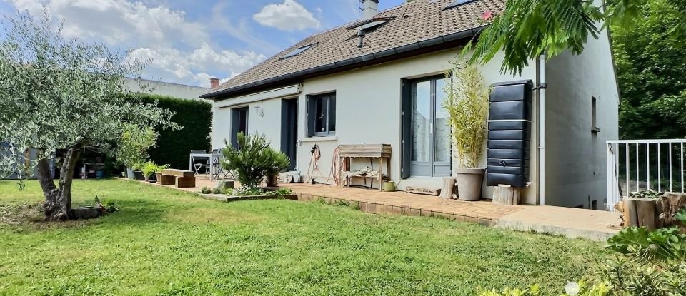 Traditional house 7 rooms of 150 m² in Orly (94310)