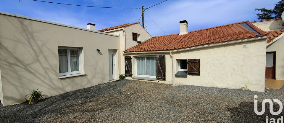 Traditional house 3 rooms of 75 m² in Grosbreuil (85440)