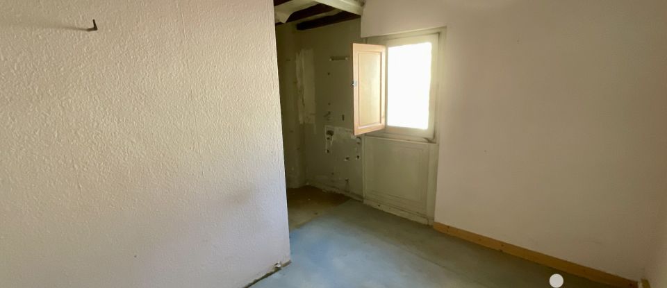 Apartment 3 rooms of 77 m² in - (53200)