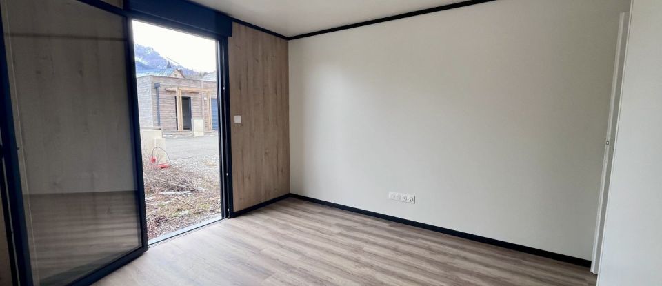 Maison 3 pièces de 50 m² à - (05600)