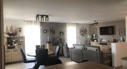 Apartment 4 rooms of 83 m² in Hyères (83400)