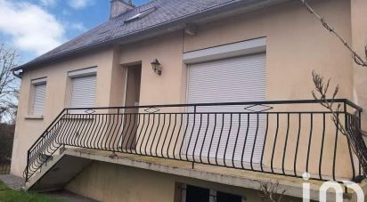 House 8 rooms of 143 m² in Maël-Carhaix (22340)