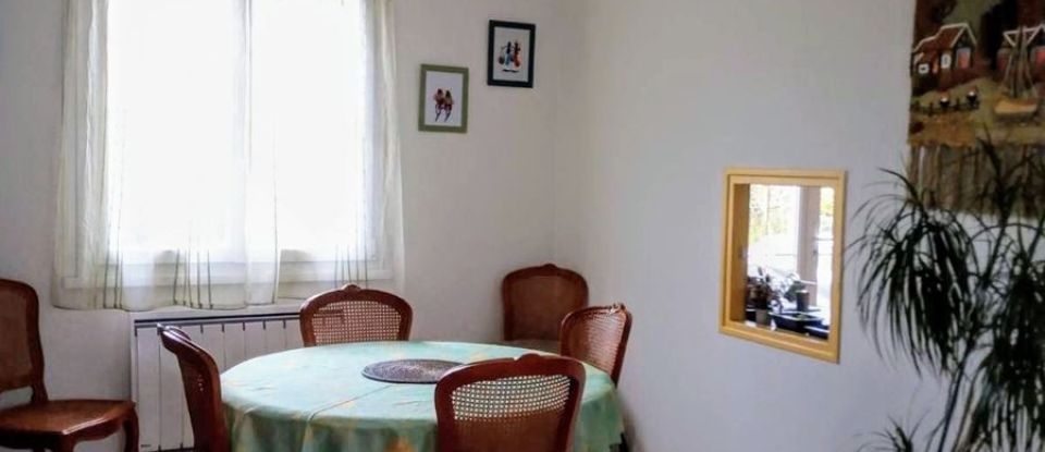 Traditional house 5 rooms of 83 m² in Chartres (28000)