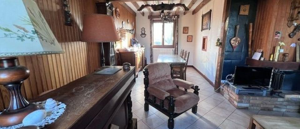 House 5 rooms of 90 m² in Chéroy (89690)