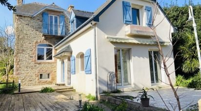 House 6 rooms of 172 m² in Perros-Guirec (22700)