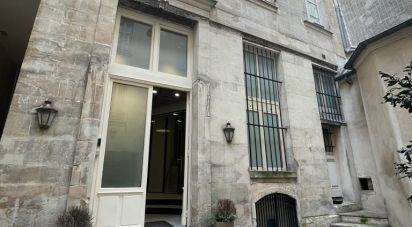 Retail property of 200 m² in Paris (75004)