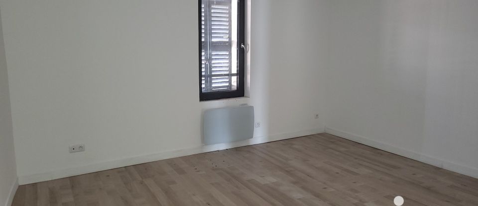 Duplex 3 rooms of 79 m² in Brignoles (83170)
