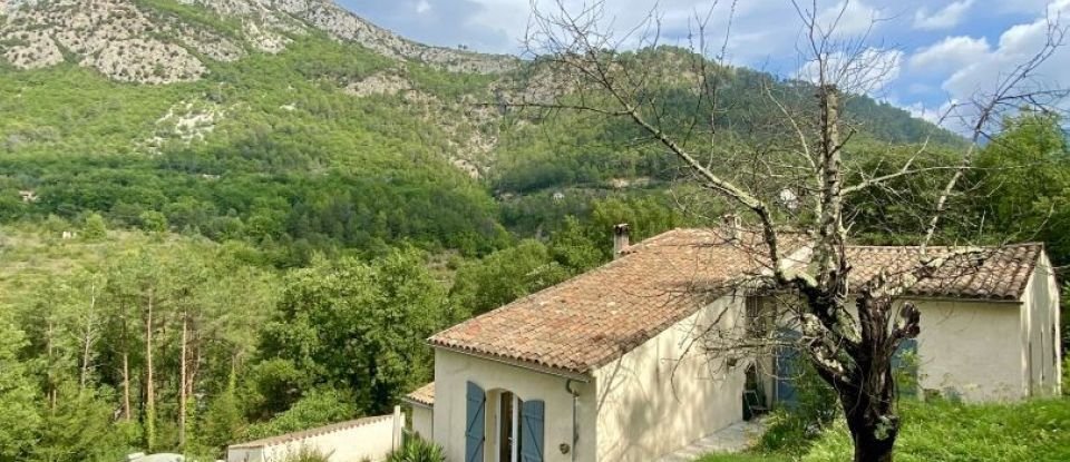 House 7 rooms of 200 m² in Roquestéron (06910)