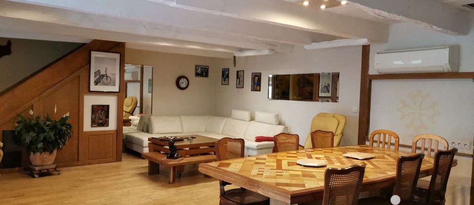 Maison traditionnelle 7 pièces de 173 m² à Curvalle (81250)